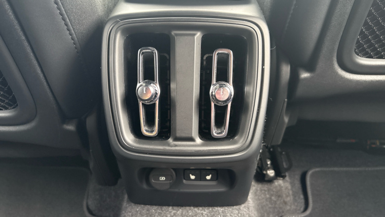 Volvo XC40 2.0 B3P Plus Black Edition 5dr Auto Petrol Estate